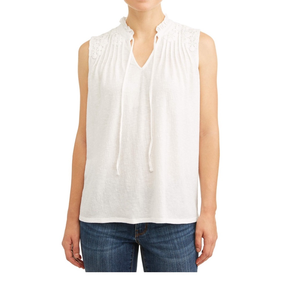 Nwt Crochet lace trim tank top relaxed fit
